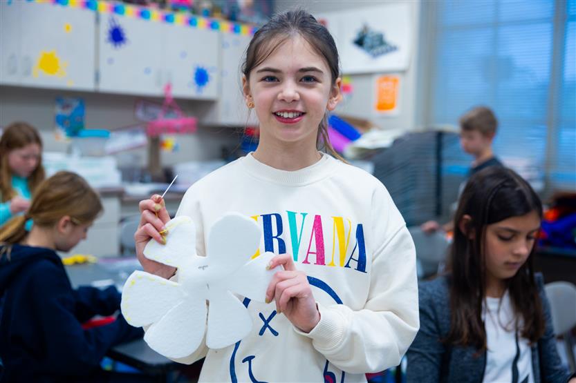 Fifth graders at Pearre Creek learn how to sew